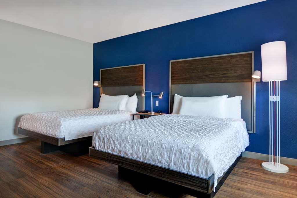 Tru By Hilton St. Petersburg Downtown Central Ave Room photo