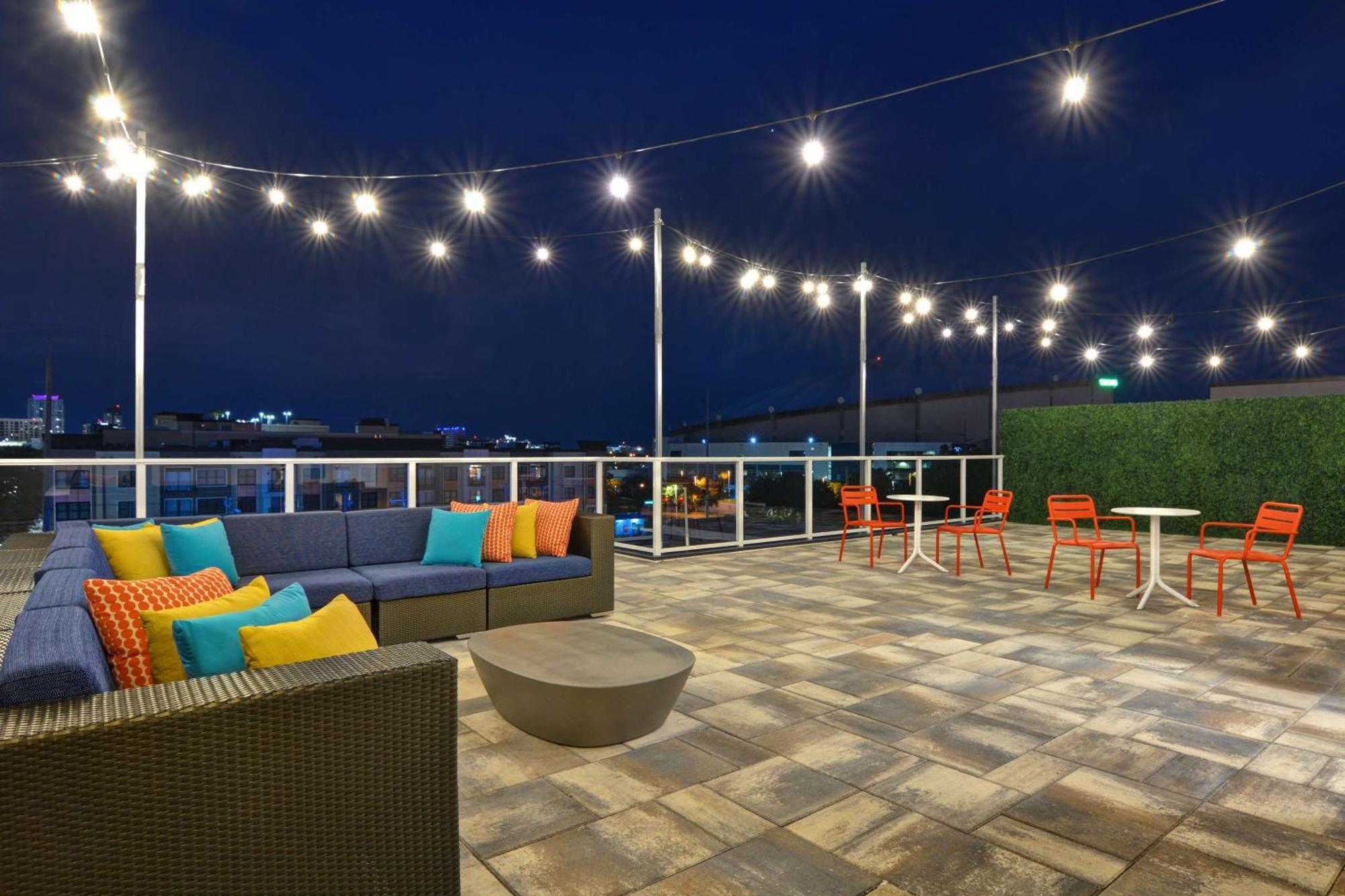 Tru By Hilton St. Petersburg Downtown Central Ave Exterior photo